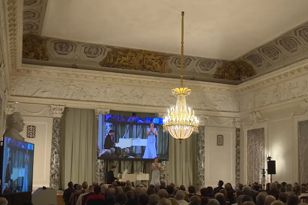 В Петербурге прошел праздничный концерт «Музыка небес» в честь Дня народного единства}