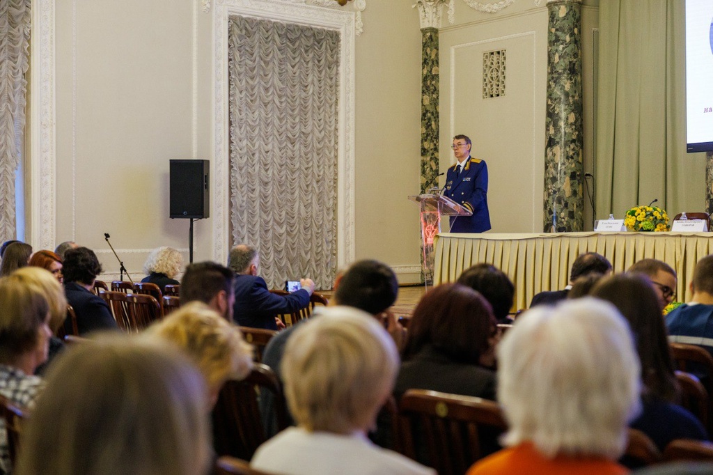 Руководитель следственного управления СК России по Ленинградской области Сергей Тихонович Сазин принял участие в IV Санкт-Петербургском Международном историческом Форуме «Уроки Великой Отечественной войны и современная...}