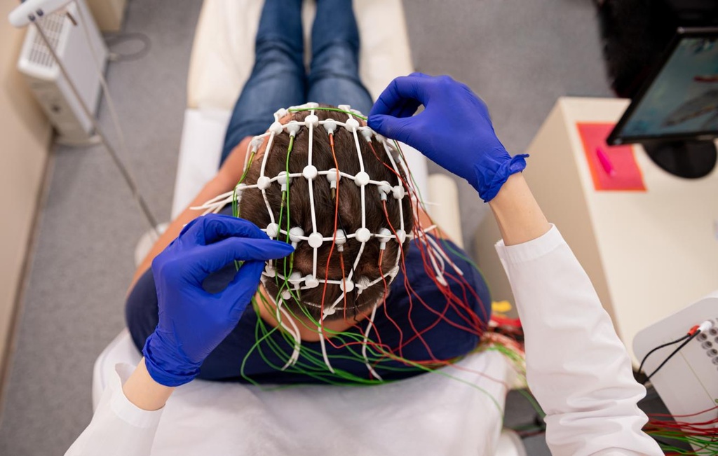 Нейросеть научили определять эмоциональное состояние по активности мозга