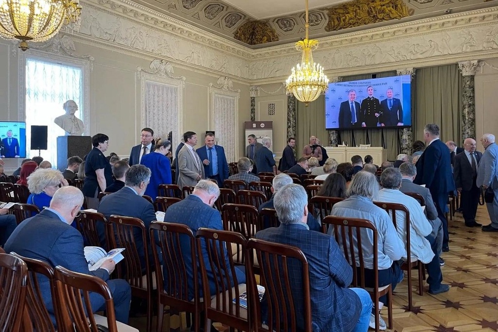 В Петербурге прошла церемония вручения премий регионального отделения РАН