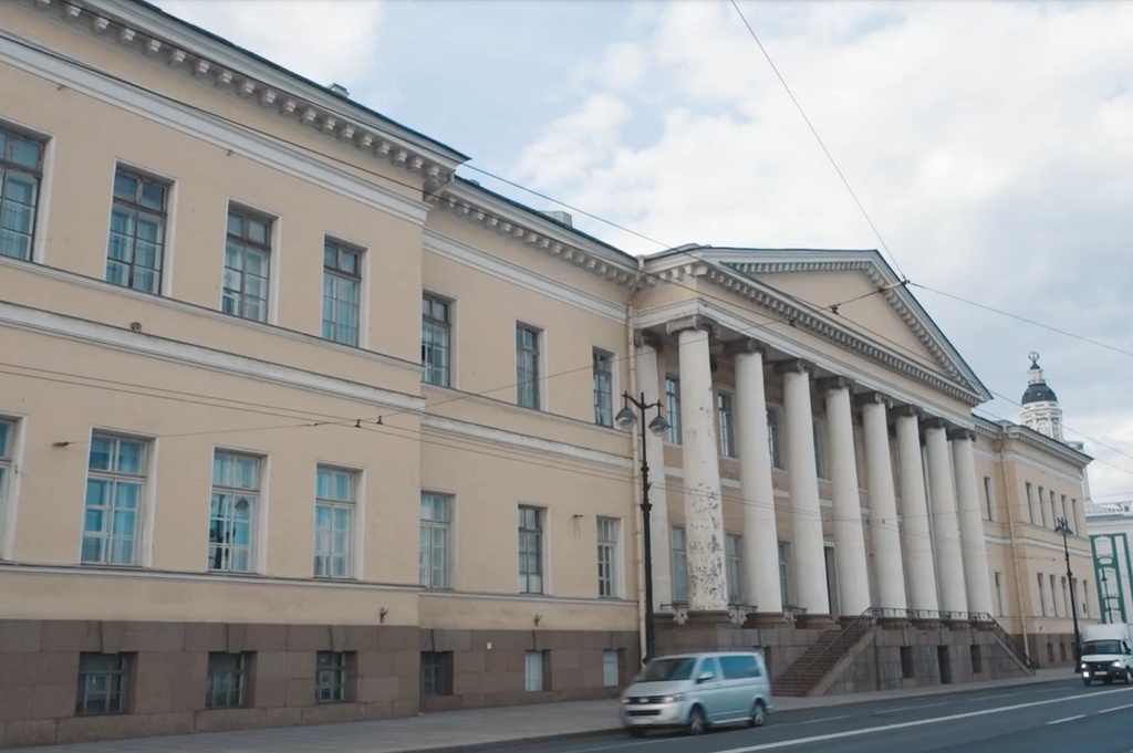 Главгосэкспертиза одобрила проект реставрации Академии наук}