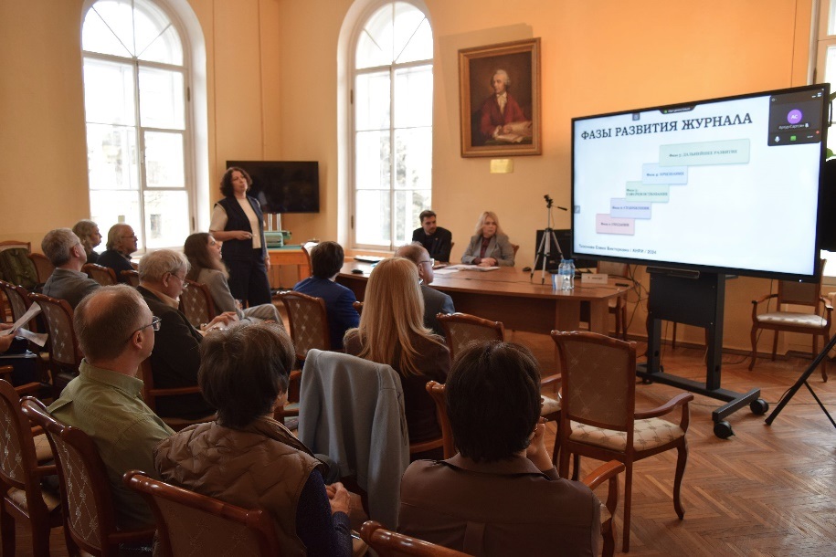 Деятельность Академии наук обсудили на сессии круглых столов в Санкт-Петербурге