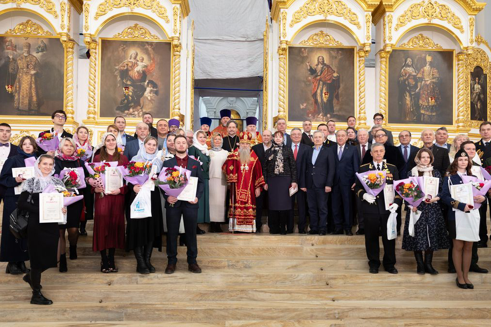 Традиция верности науке и духовности: в Смольном соборе наградили Почётными знаками святой Татианы