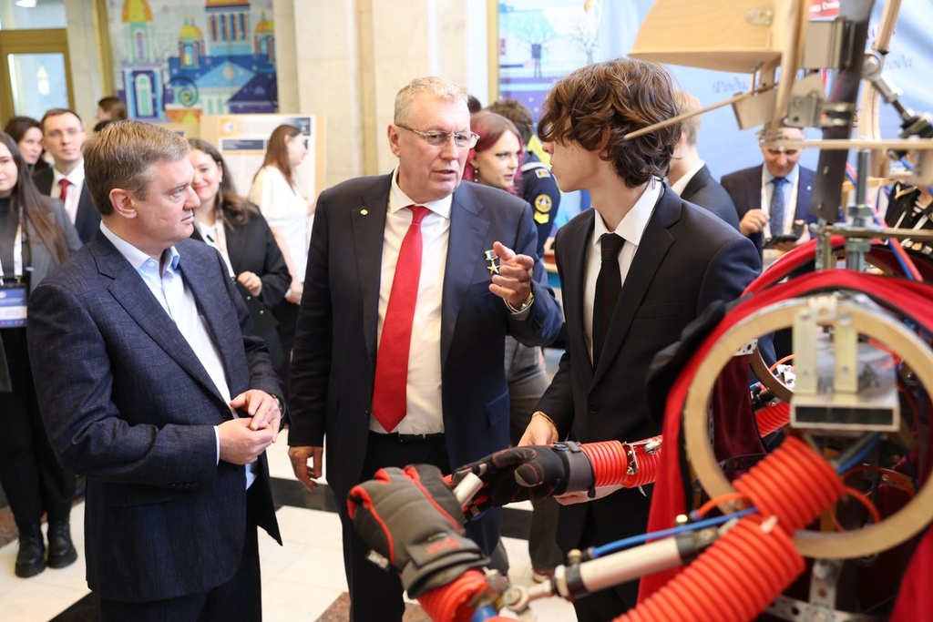 В Санкт-Петербурге стартовала юбилейная XX молодёжная конференция «Будущее сильной России – в высоких технологиях»